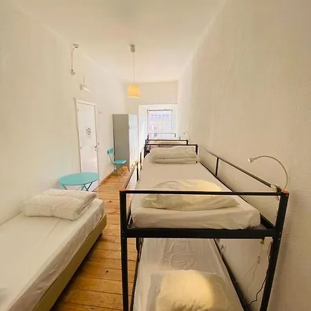Simplicity Rooms & Suites Хостел